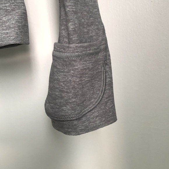LULULEMON Gray Think Fast Pullover size 6 - Picture 6 of 11